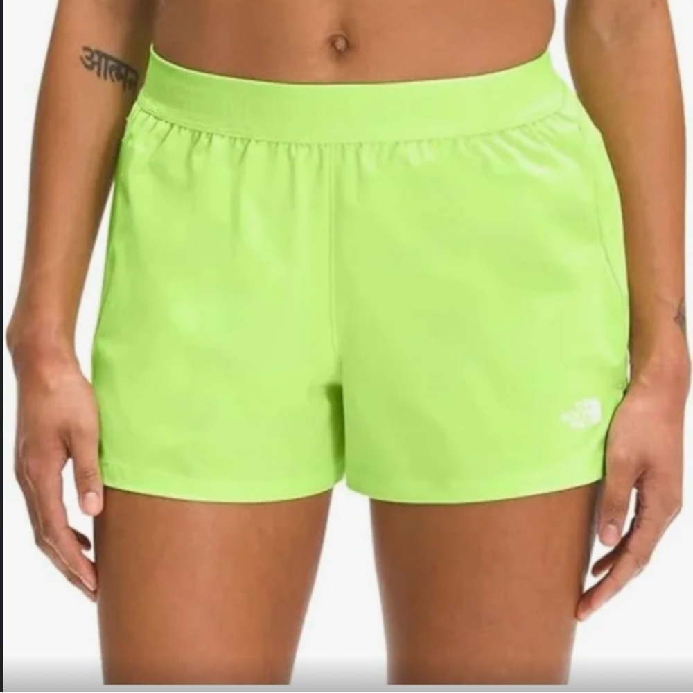 The North Face Womens Wander Athletic‎ Shorts Shorts in Sharp Green Size Medium